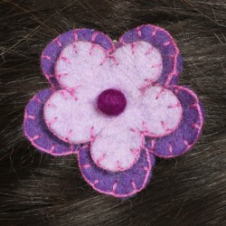 Prendedor pelo nina clip flor lana fieltro bordado malva