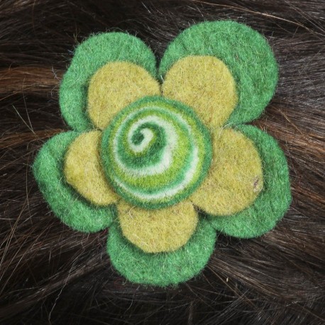 Prendedor pelo nina clip flor lana fieltro espiral verde